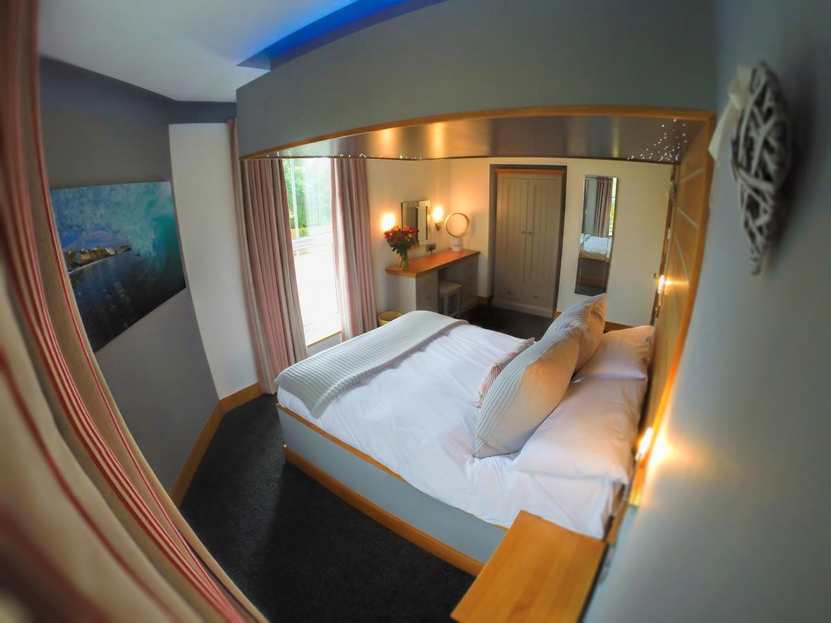The Oceanic Luxury Aparthotel Falmouth Esterno foto
