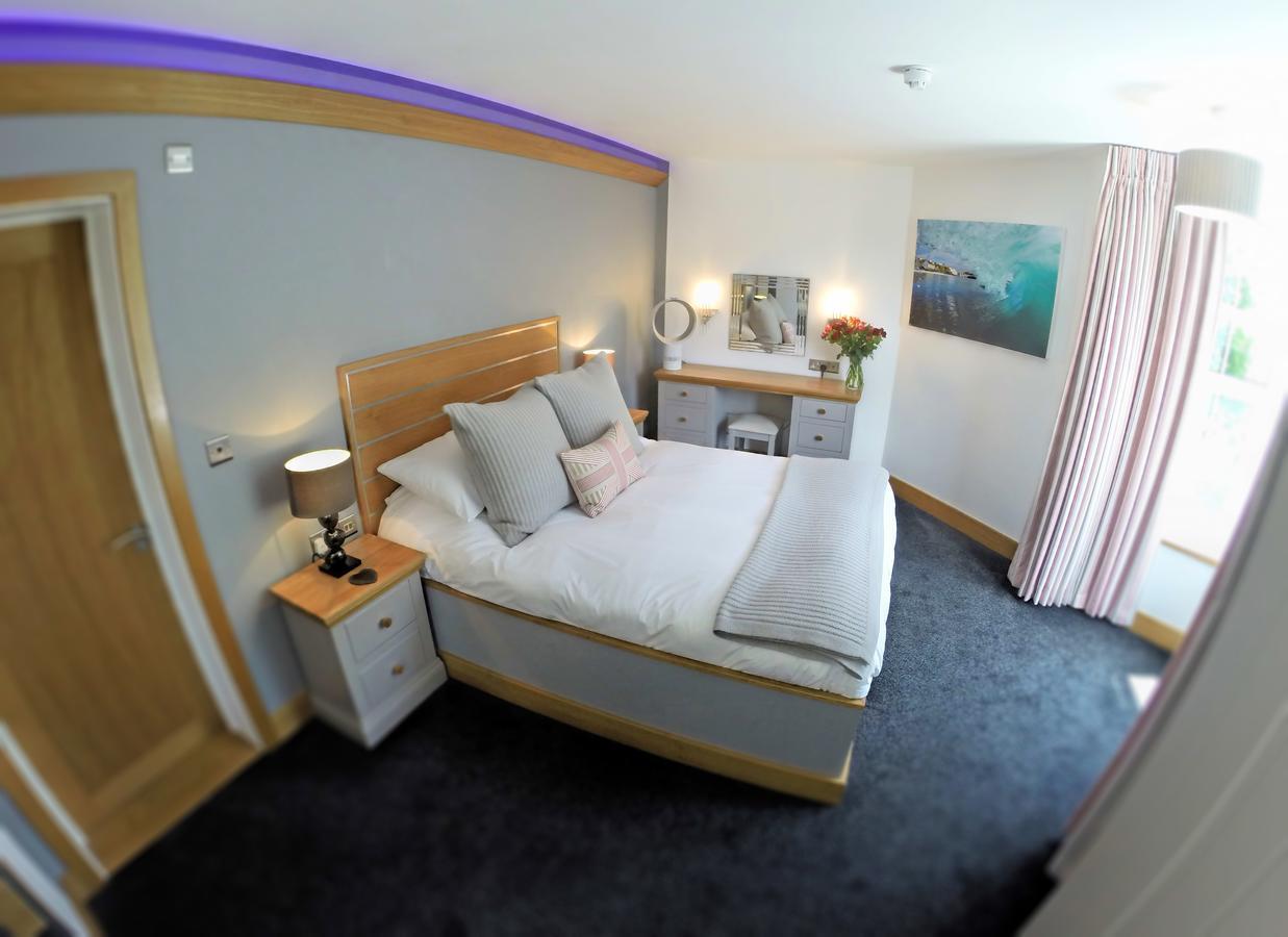 The Oceanic Luxury Aparthotel Falmouth Esterno foto
