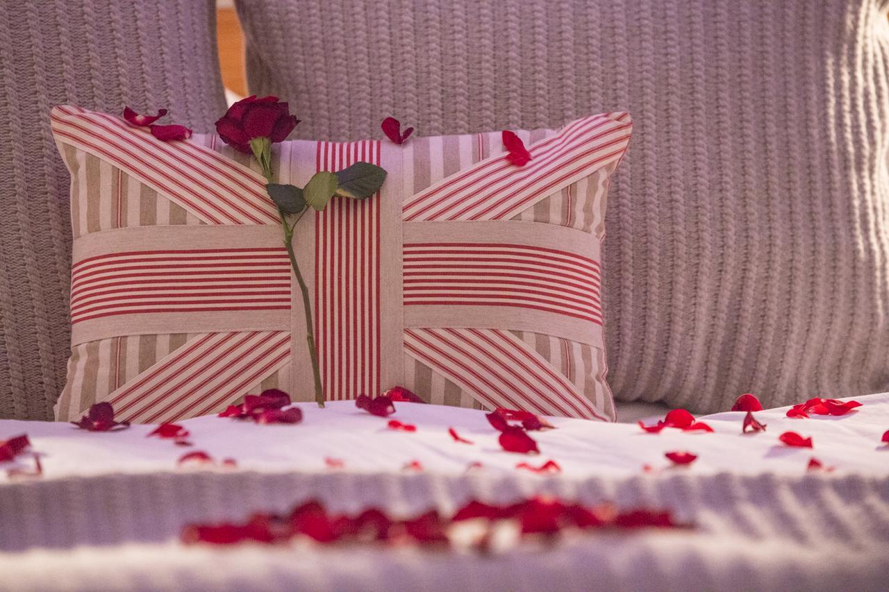 The Oceanic Luxury Aparthotel Falmouth Esterno foto