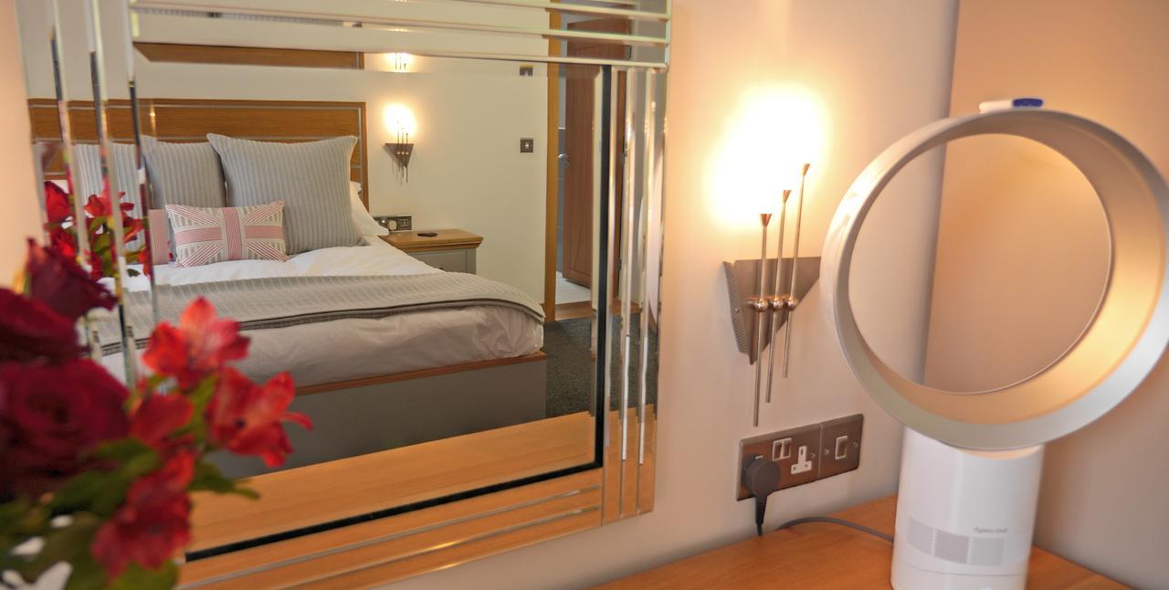 The Oceanic Luxury Aparthotel Falmouth Esterno foto