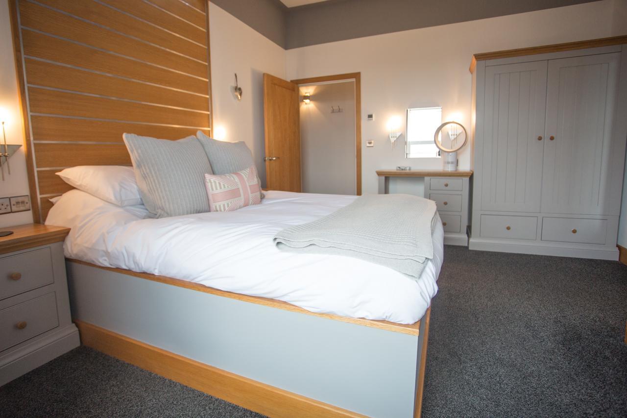 The Oceanic Luxury Aparthotel Falmouth Esterno foto