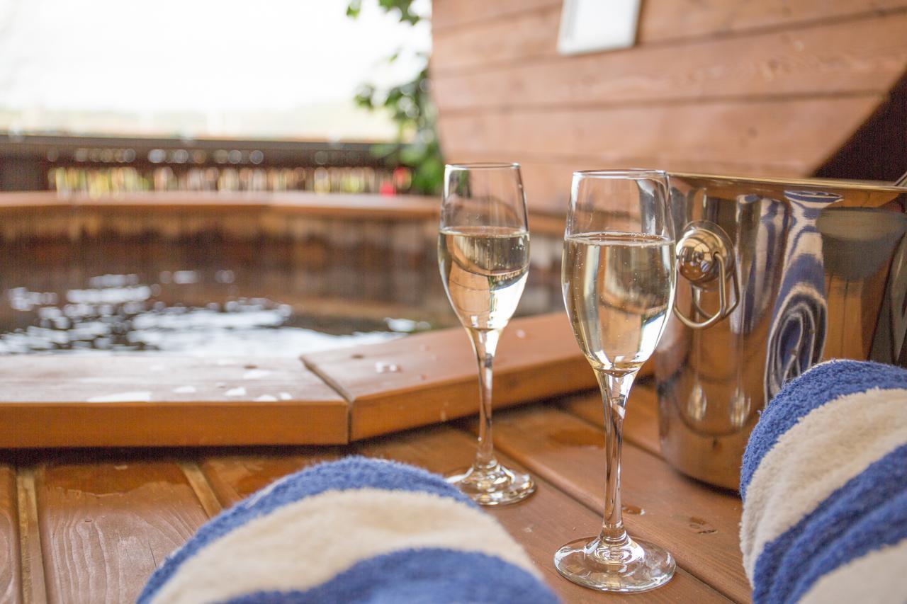 The Oceanic Luxury Aparthotel Falmouth Esterno foto