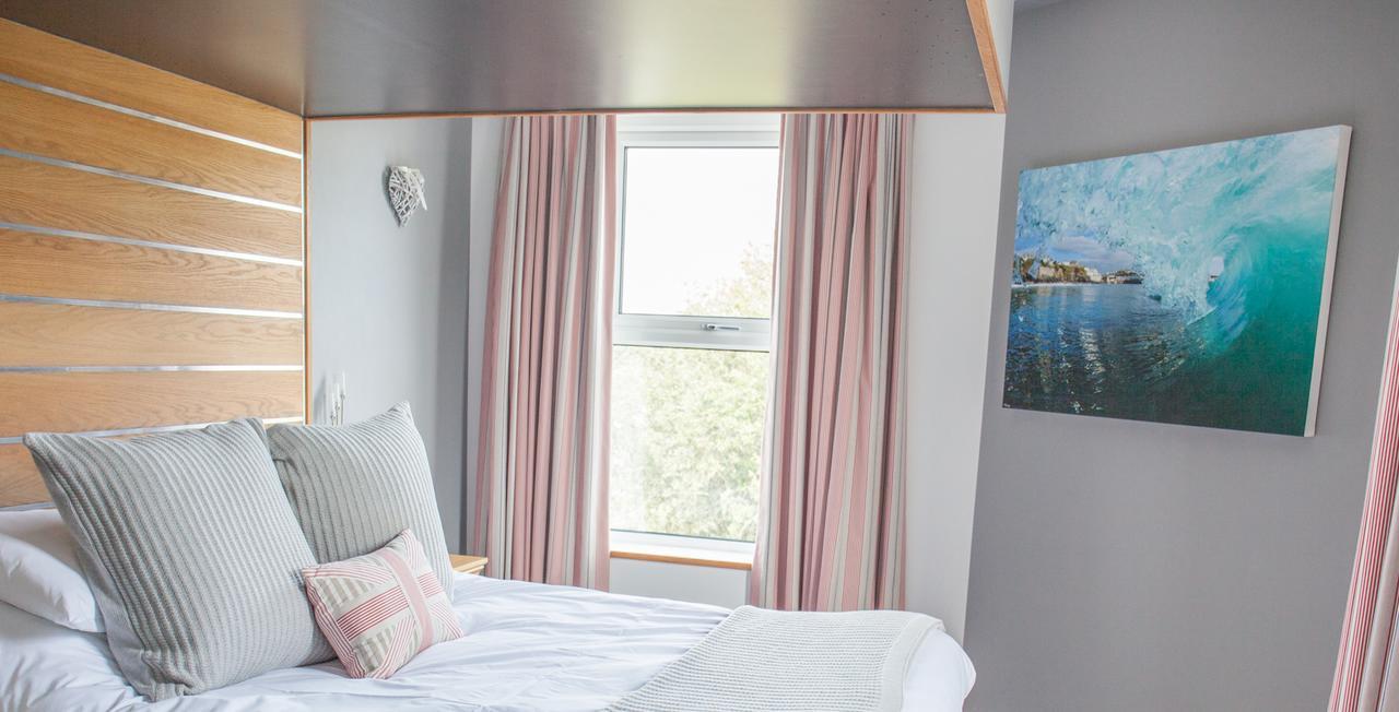 The Oceanic Luxury Aparthotel Falmouth Esterno foto