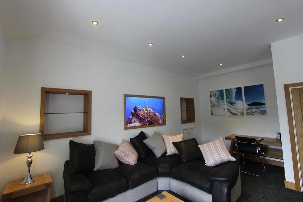 The Oceanic Luxury Aparthotel Falmouth Esterno foto